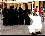Click image for larger version. 

Name:	Saudi women photographed.jpg 
Views:	338 
Size:	30.9 KB 
ID:	12623